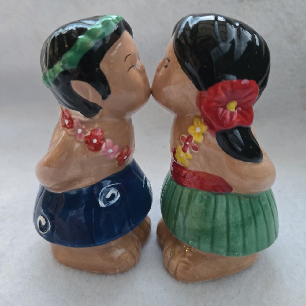 Hawaiian Novelty Ceramic Salt & Pepper Shakers Multicolor Hula Dancer Set